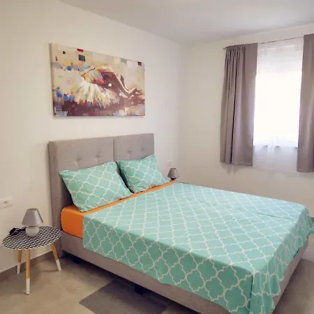 In - Istrien 43385 Apartment Pula